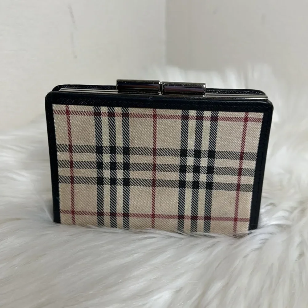 💯Authentic Burberry Short Wallet 🍀